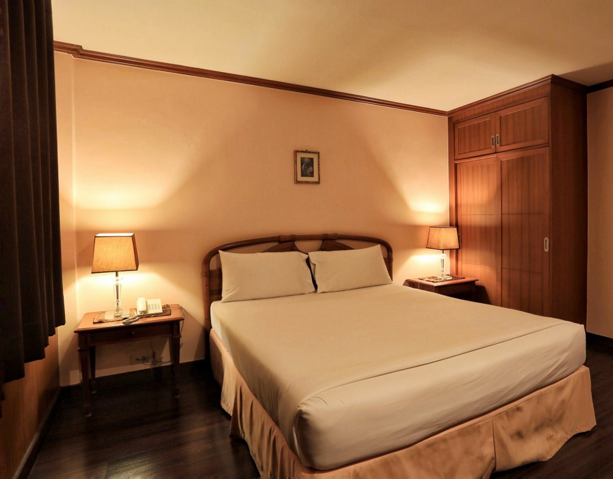 Travel Lodge Surawong (Adults Only) Bangkok Dış mekan fotoğraf