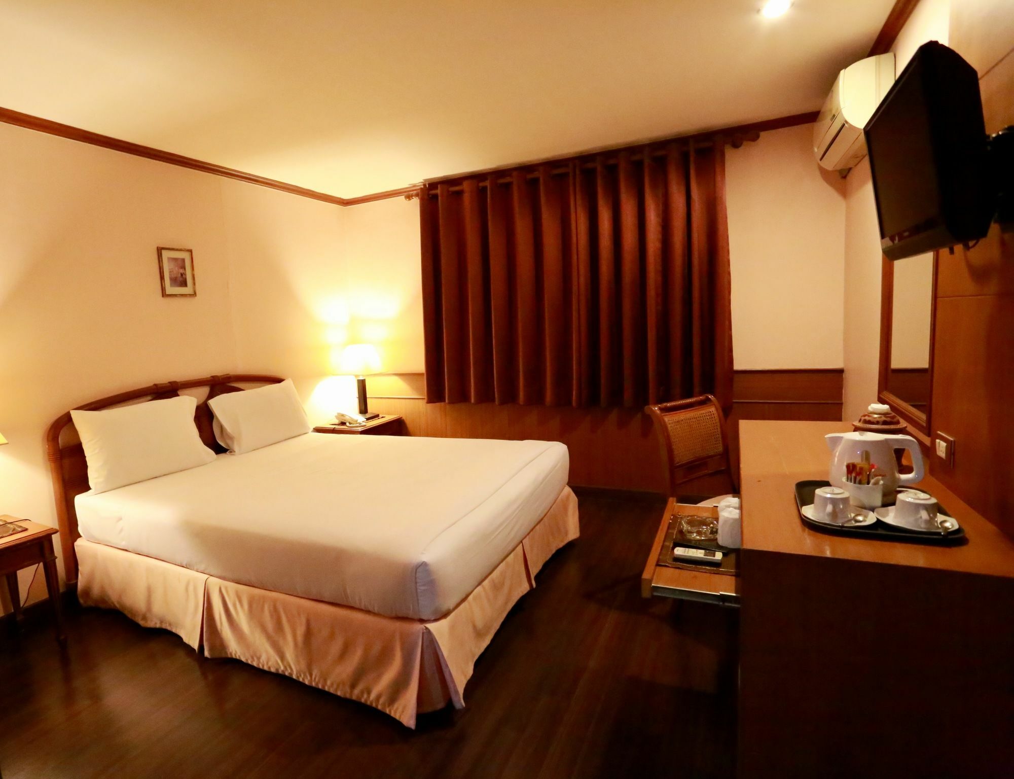 Travel Lodge Surawong (Adults Only) Bangkok Dış mekan fotoğraf